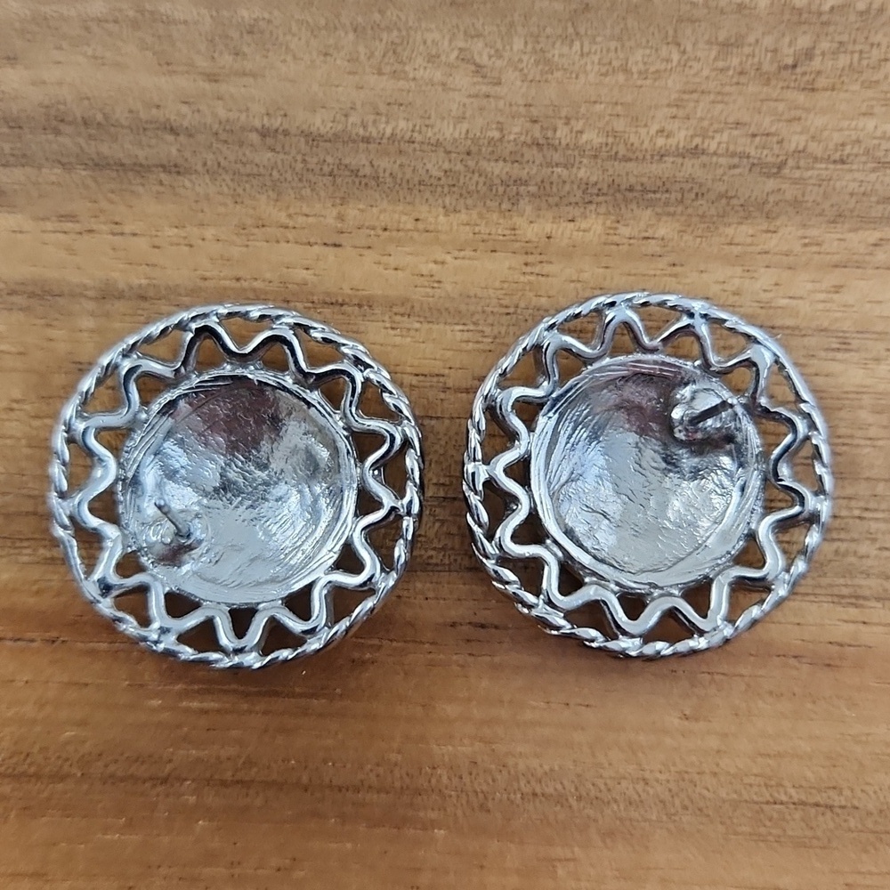 Vintage 80s Silver Tone Blue Swirl Cabochon Earrings Filigree Round - Picture 5 of 5
